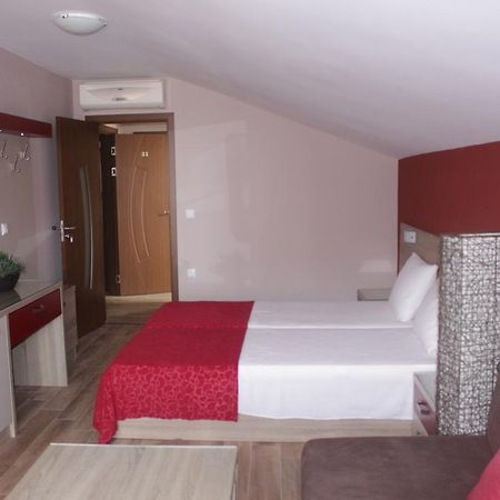 Guest House Rositsa Pomorie Esterno foto